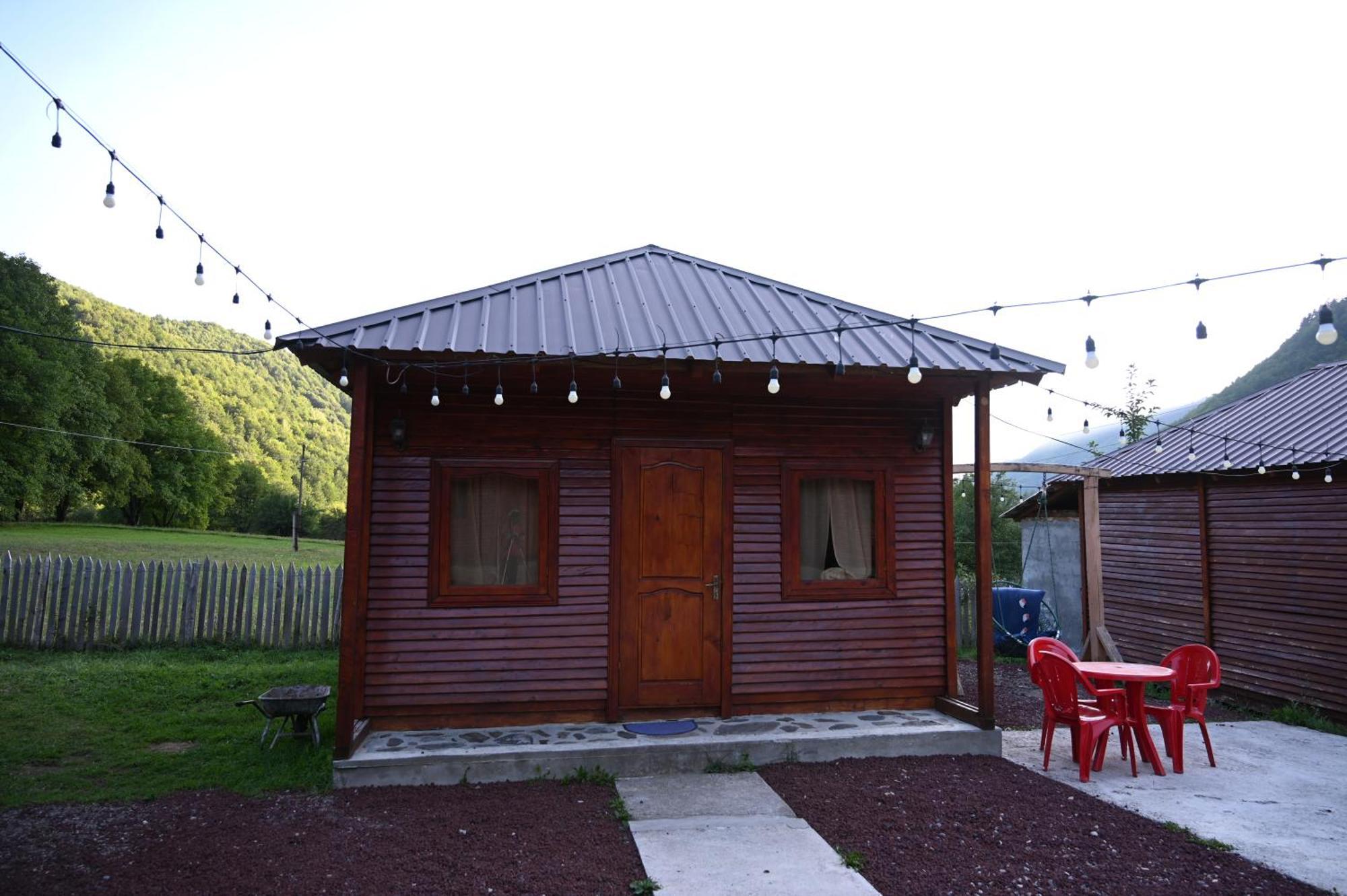 Guest House Ushba Gate Mestia Exterior photo